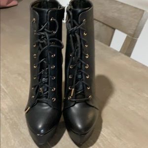 Shoe dazzle booties
